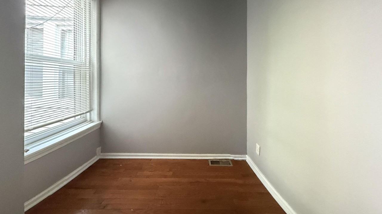 459 W Winona St - Photo 7 of 19