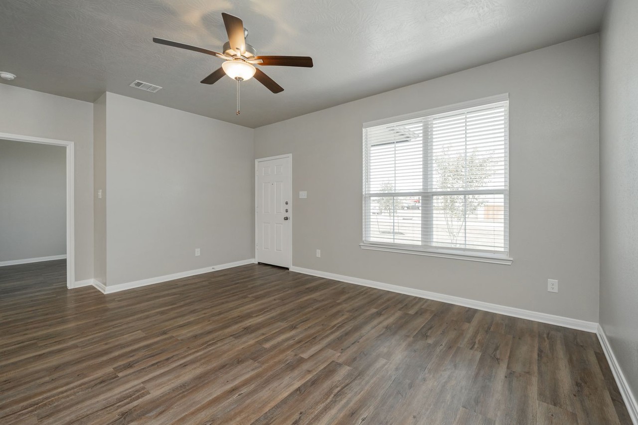 1150 Trellis Pass - Photo 2 of 49
