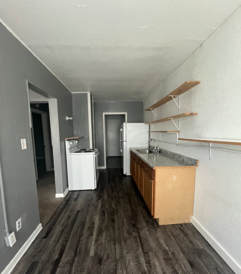 950 N Glendale St - Photo 5 of 8