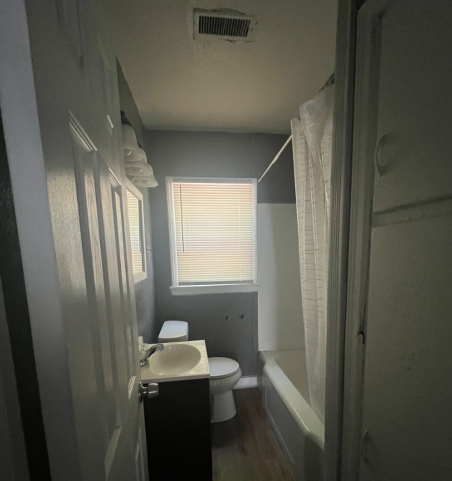 950 N Glendale St - Photo 6 of 8