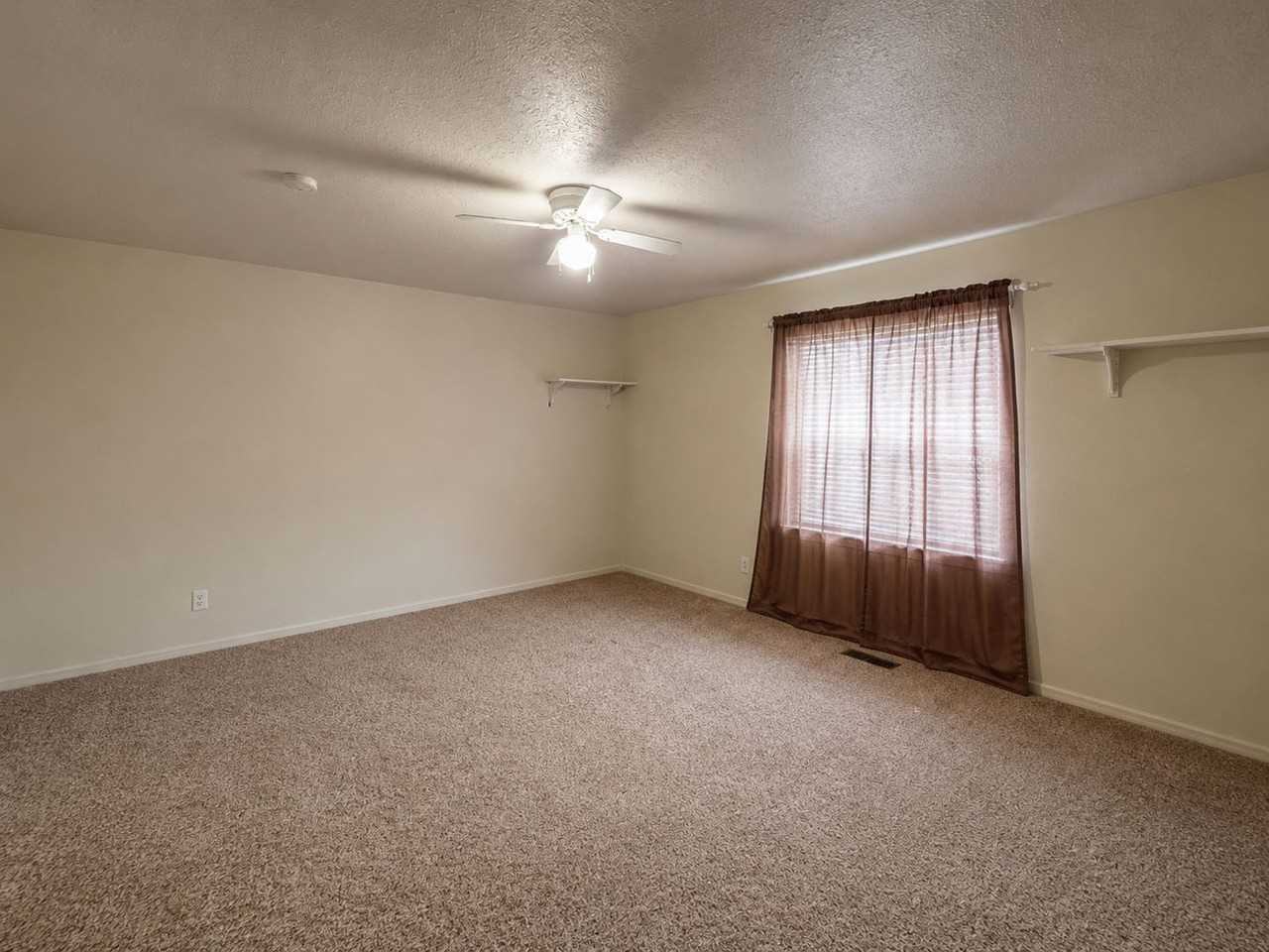 446 E 200 S - Photo 6 of 11