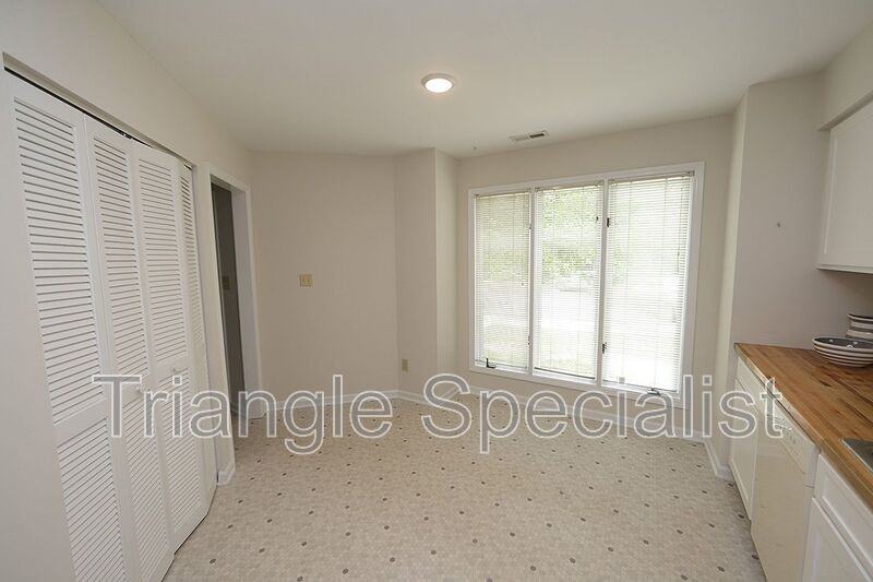 112 Mossbark Ln - Photo 6 of 12