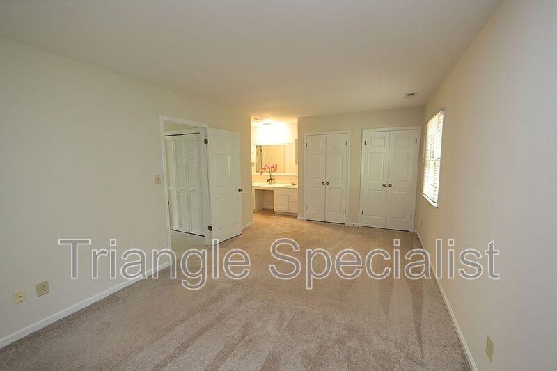 112 Mossbark Ln - Photo 7 of 12
