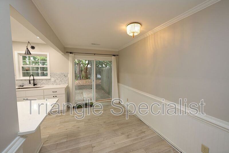 3719 Jamestown Cir - Photo 4 of 13