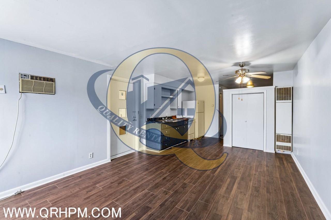 111 N Shiawassee St - Photo 4 of 11