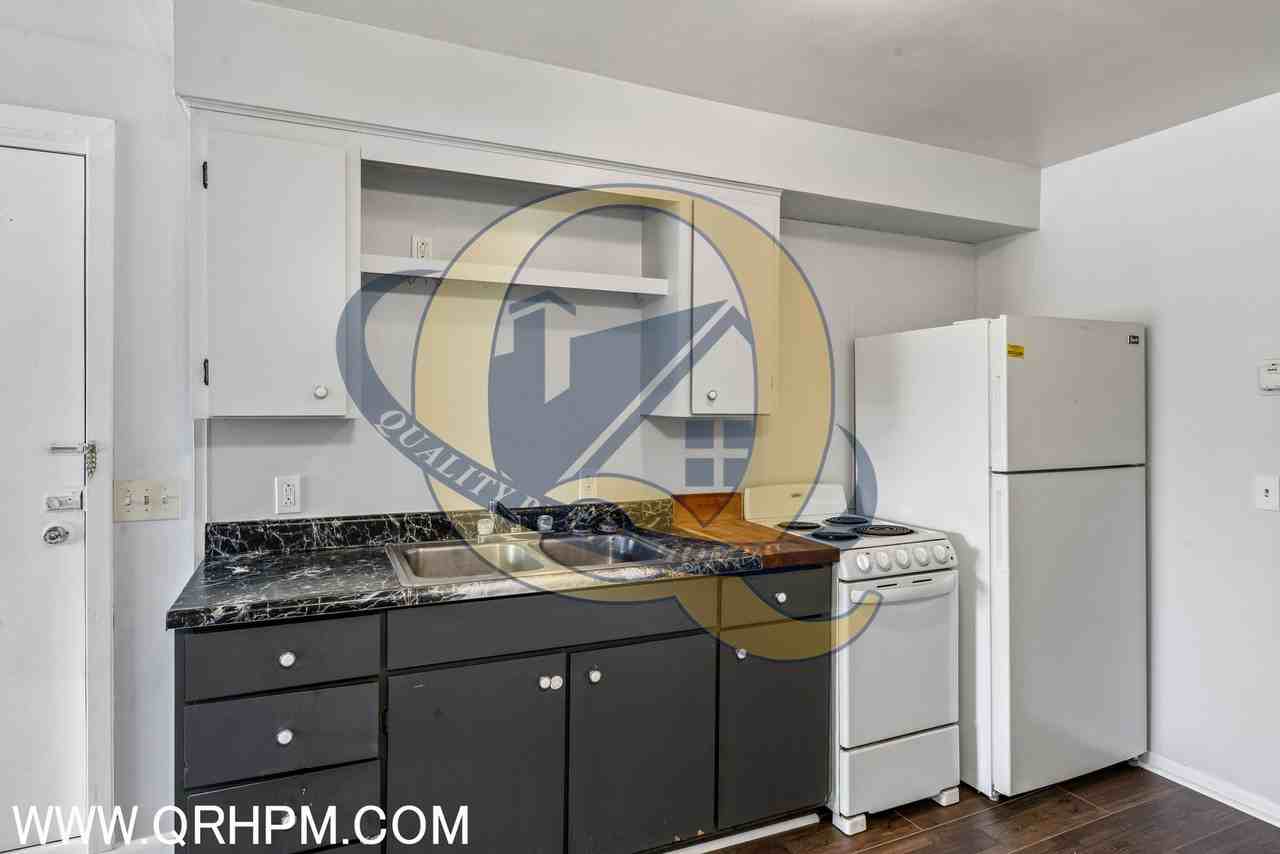 111 N Shiawassee St - Photo 5 of 11