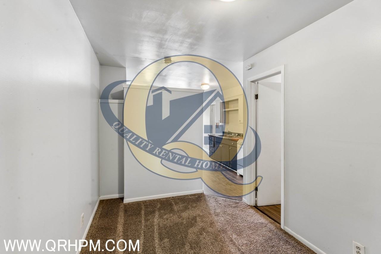 111 N Shiawassee St - Photo 7 of 11