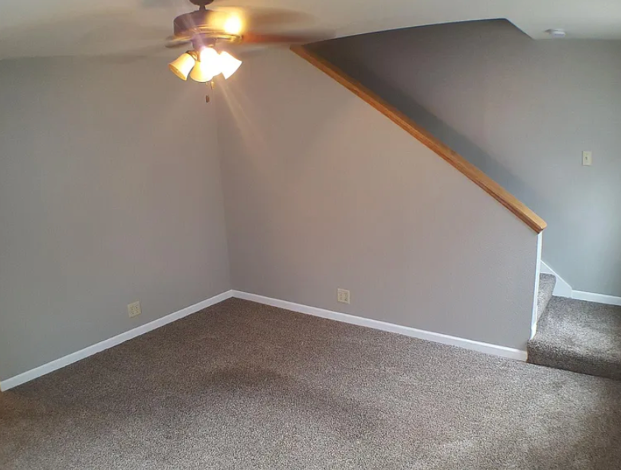 2092 Garfield Ave - Photo 4 of 8