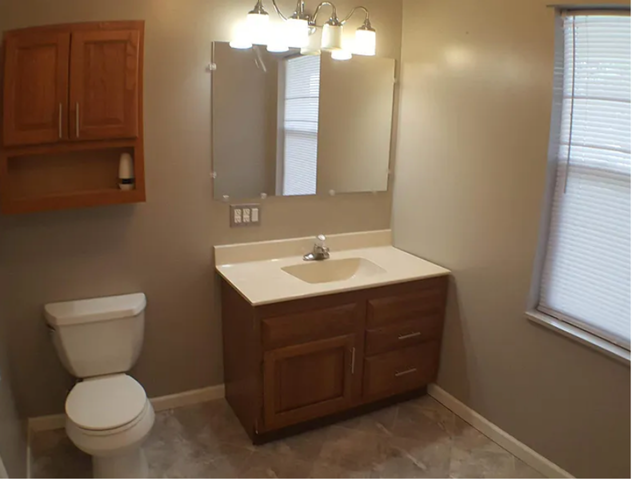 2092 Garfield Ave - Photo 5 of 8