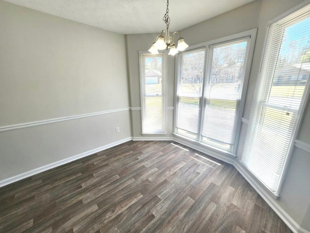 5333 Mccaghren Dr - Photo 5 of 13