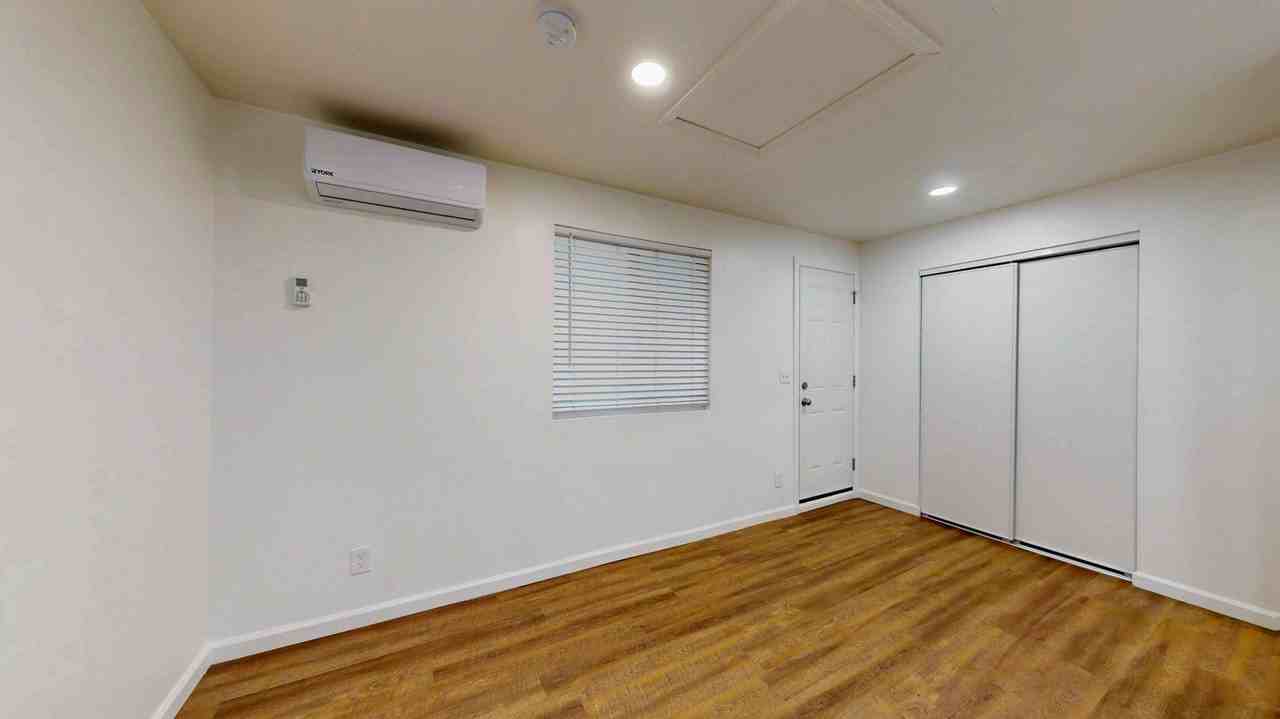 1718 Fairmount Blvd - Photo 5 of 8