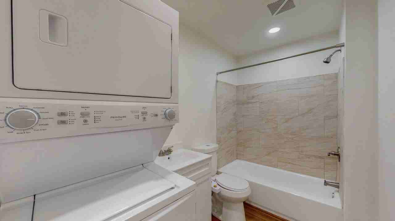 1718 Fairmount Blvd - Photo 6 of 8