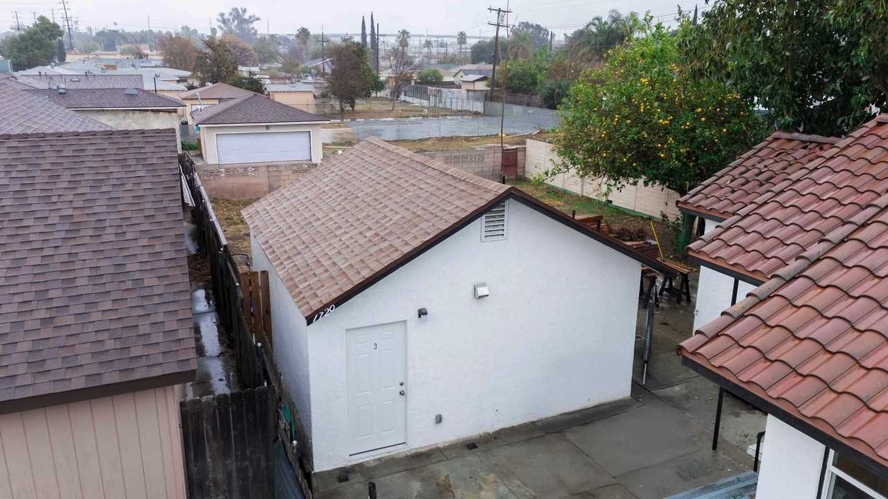 1718 Fairmount Blvd - Photo 7 of 8