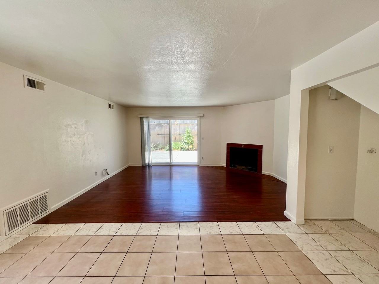 975 Owsley Ave - Photo 3 of 23