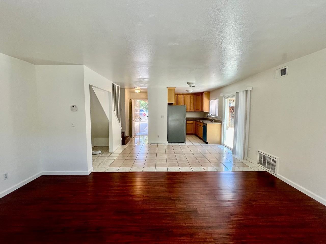 975 Owsley Ave - Photo 5 of 23