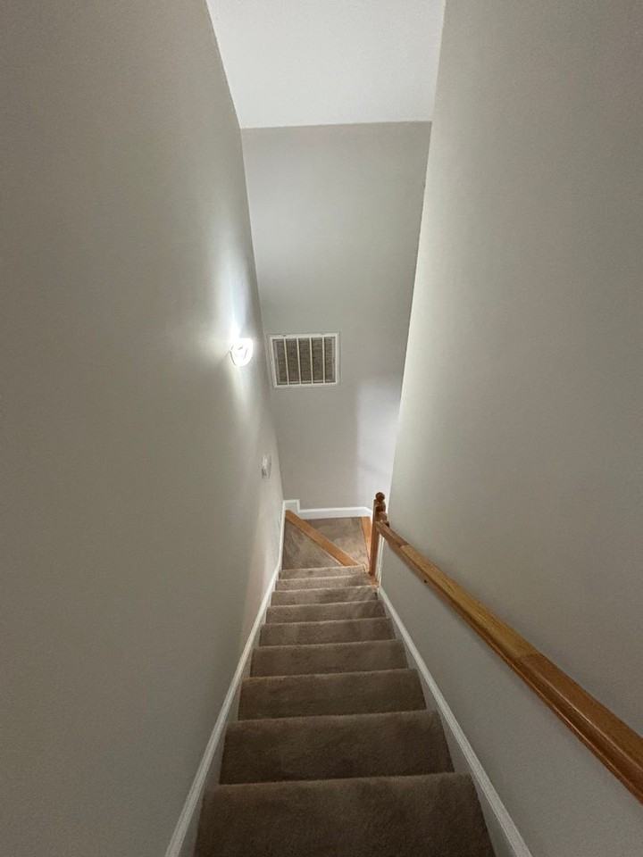 953 Bryan Cir - Photo 2 of 13