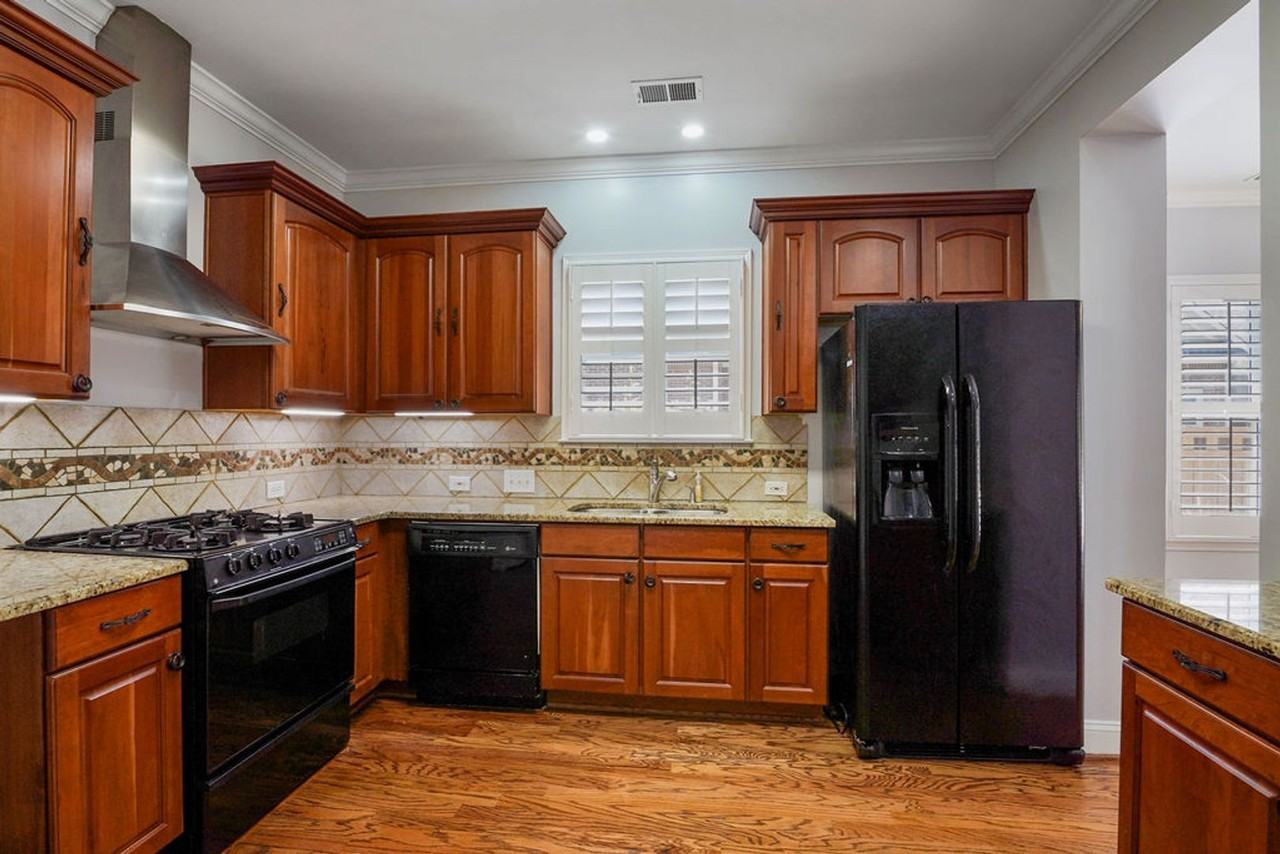 4040 Alston Way - Photo 5 of 25