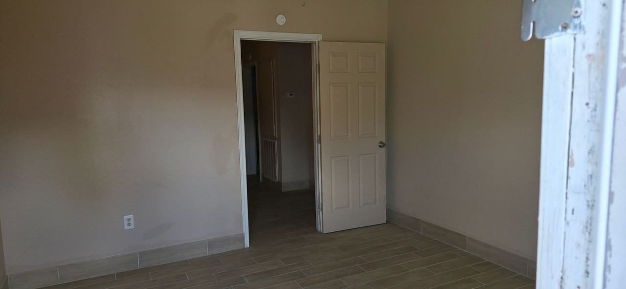3419 Sealy St - Photo 2 of 21