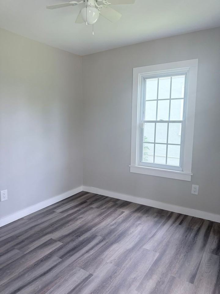 313 Elm St - Photo 2 of 11