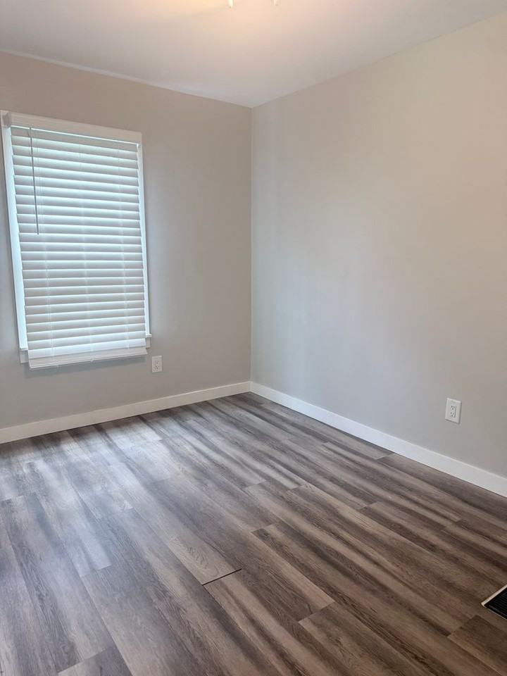313 Elm St - Photo 3 of 11