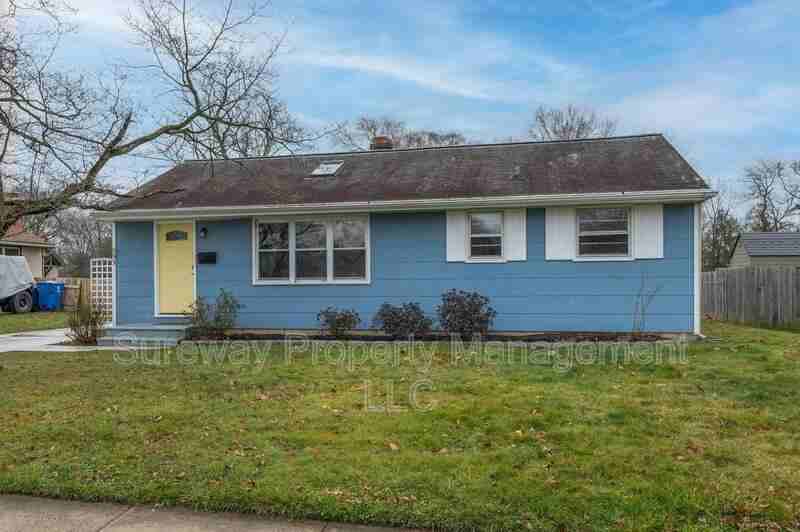 55 Nassau Rd - Photo 2 of 25