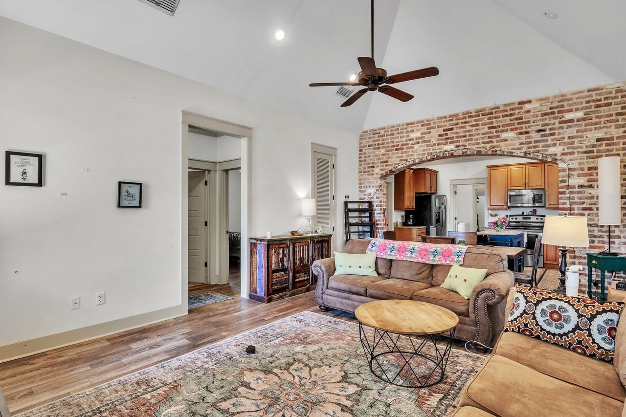 103 Creekside Cv - Photo 6 of 25