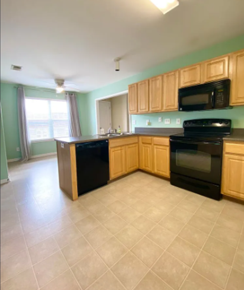 537 S Bull St - Photo 5 of 16