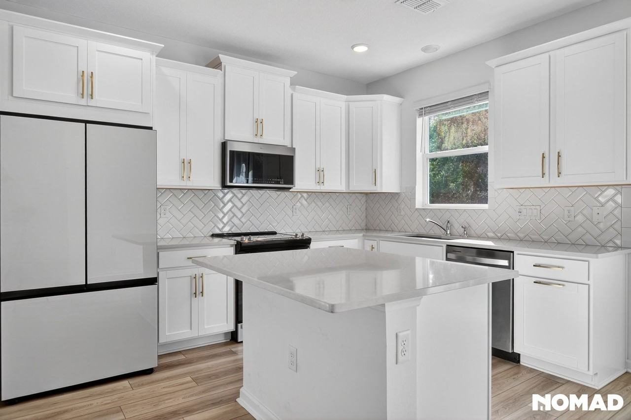 908 Spring Palms Loop - Photo 2 of 22