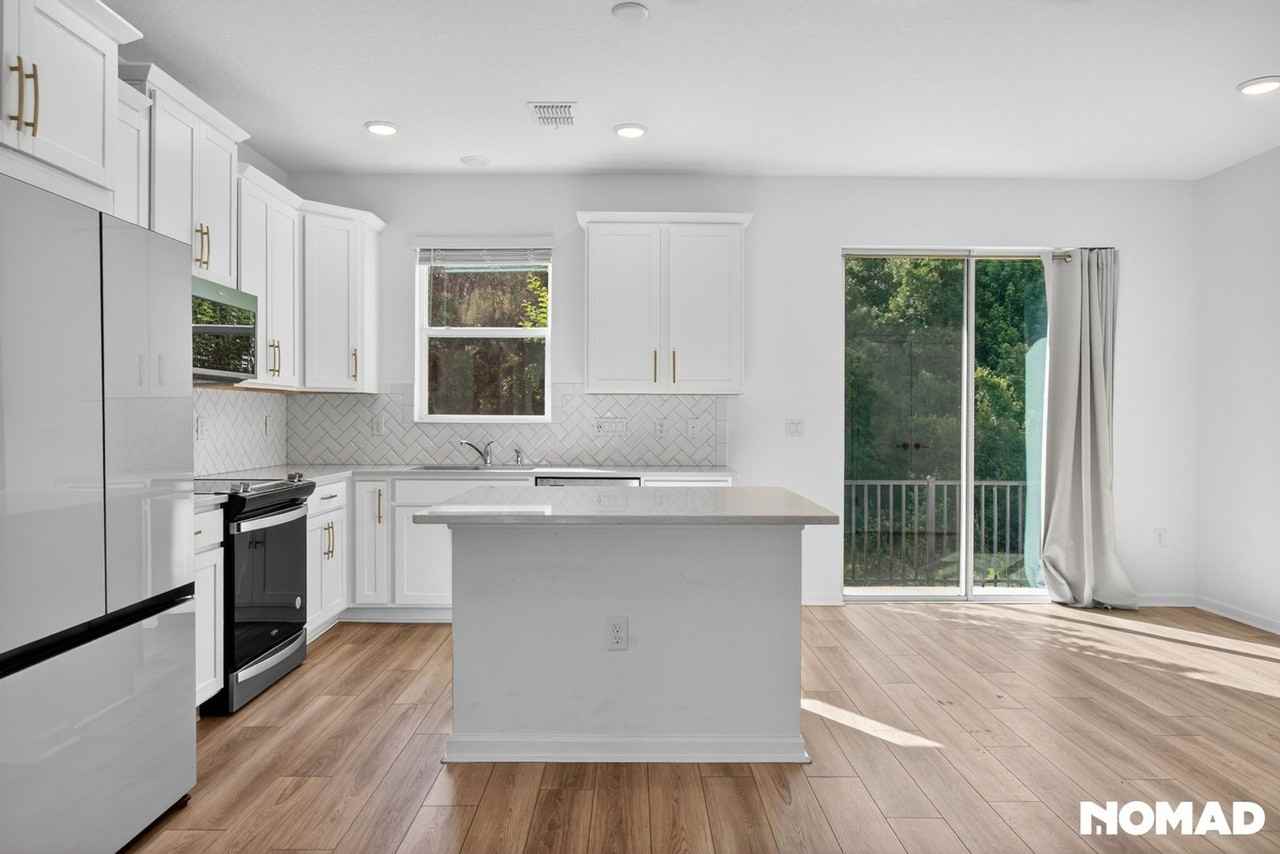 908 Spring Palms Loop - Photo 3 of 22