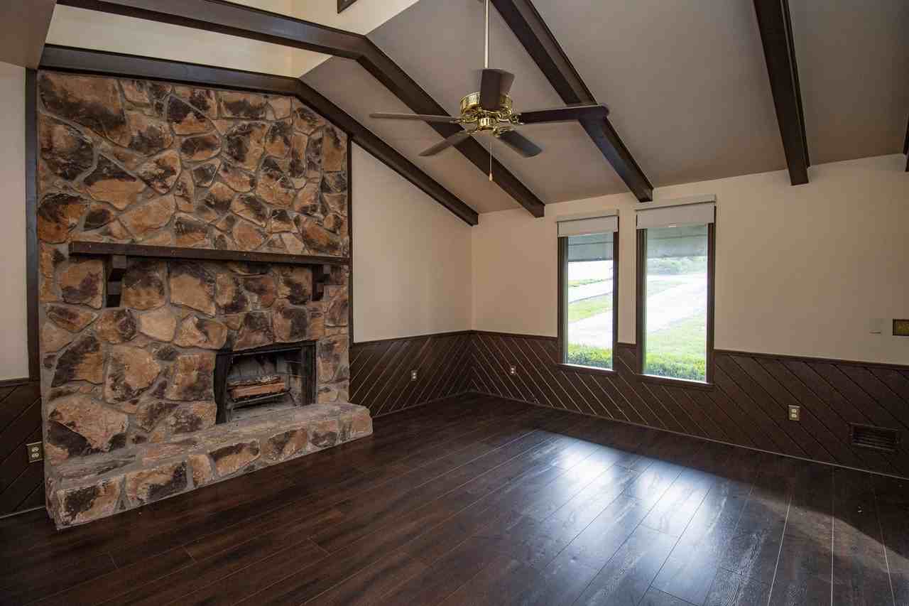 140 Land Of Lakes Cir - Photo 4 of 34