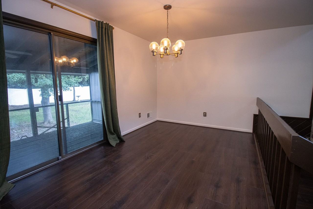 140 Land Of Lakes Cir - Photo 5 of 34