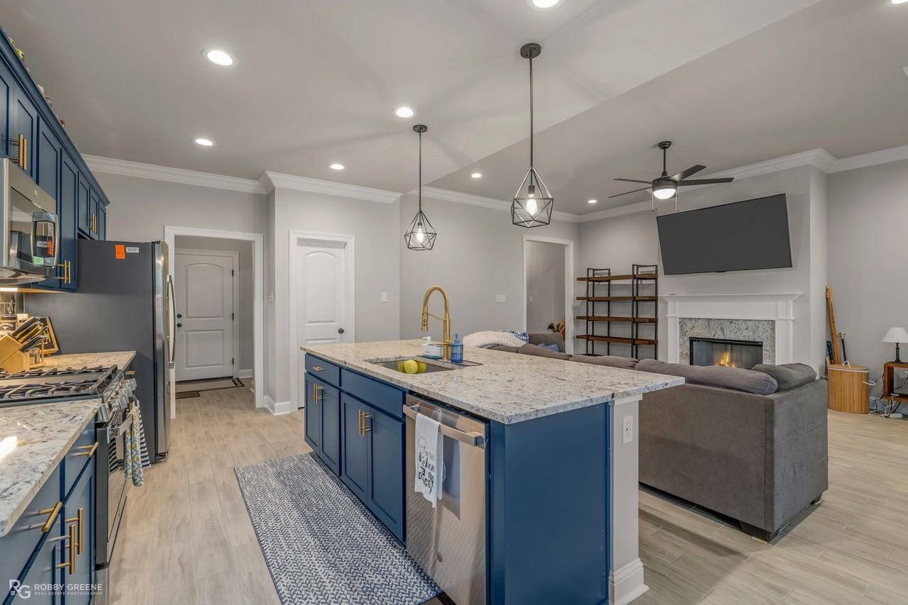 754 Crozier Dr - Photo 4 of 28