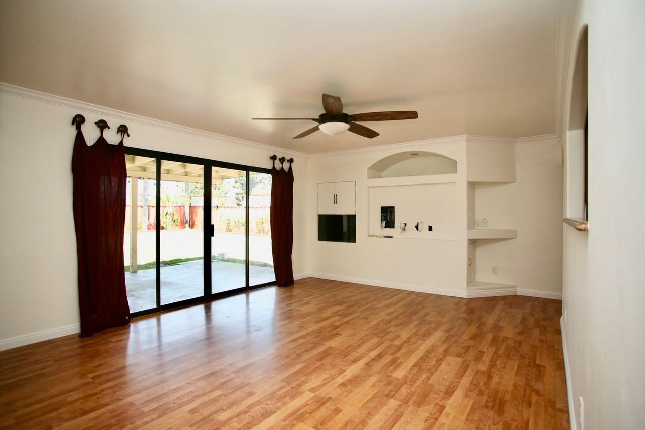 8334 Lake Ashwood Ave - Photo 3 of 18