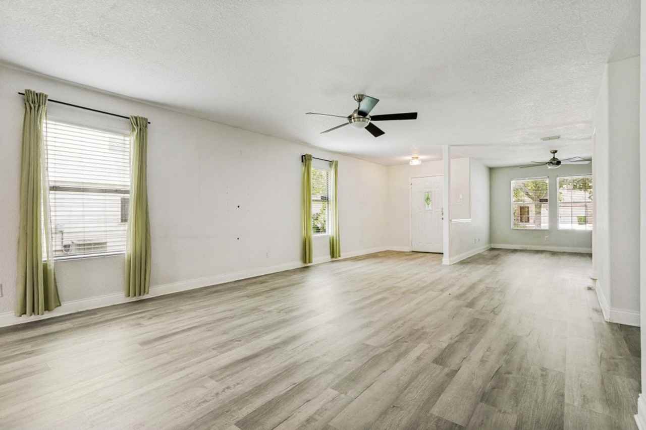 16302 Amberly Ct - Photo 7 of 25