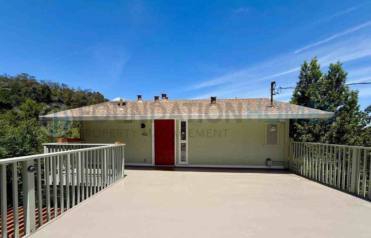 140 Redwood Rd - Photo 2 of 30