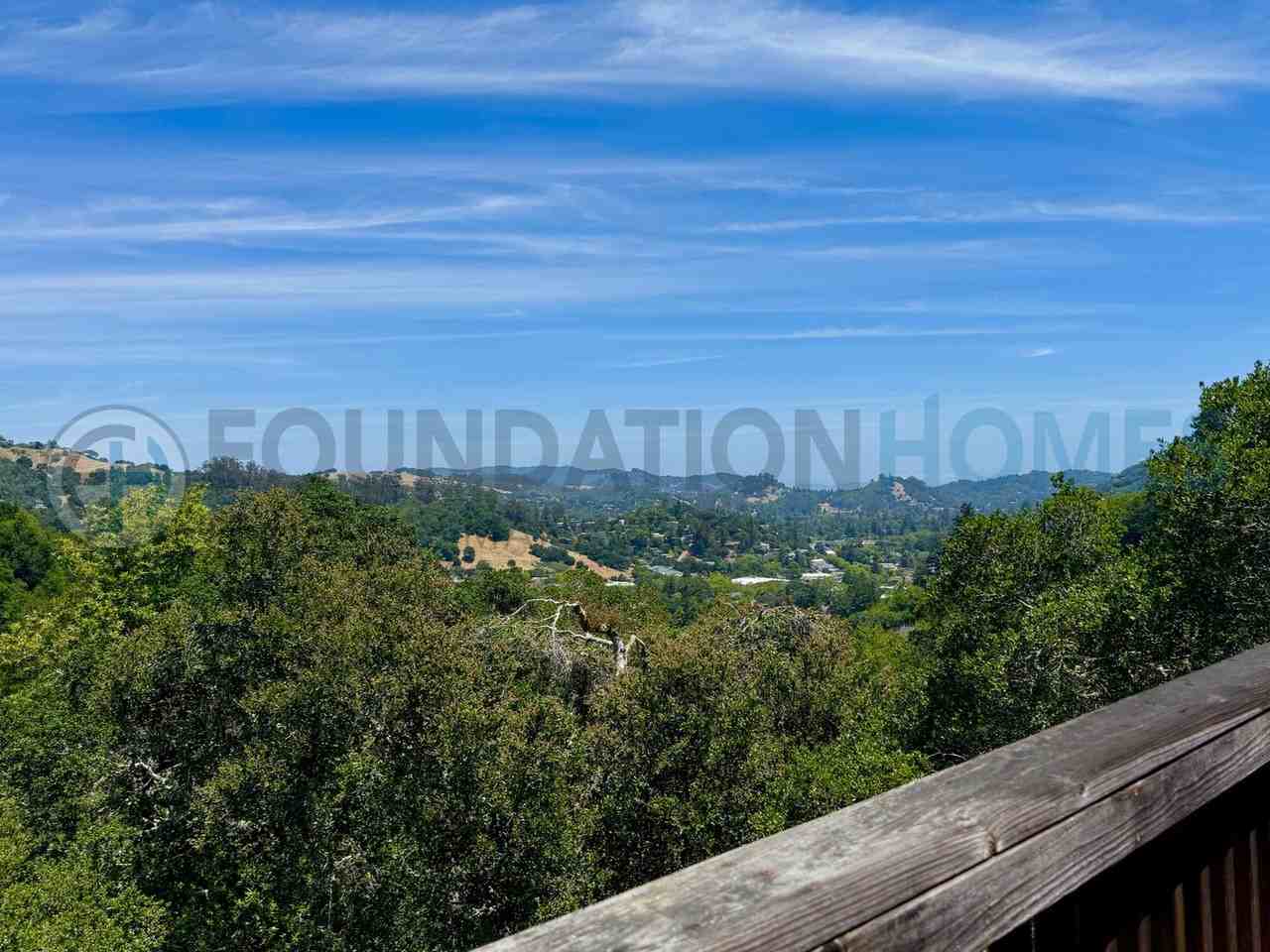 140 Redwood Rd - Photo 4 of 30