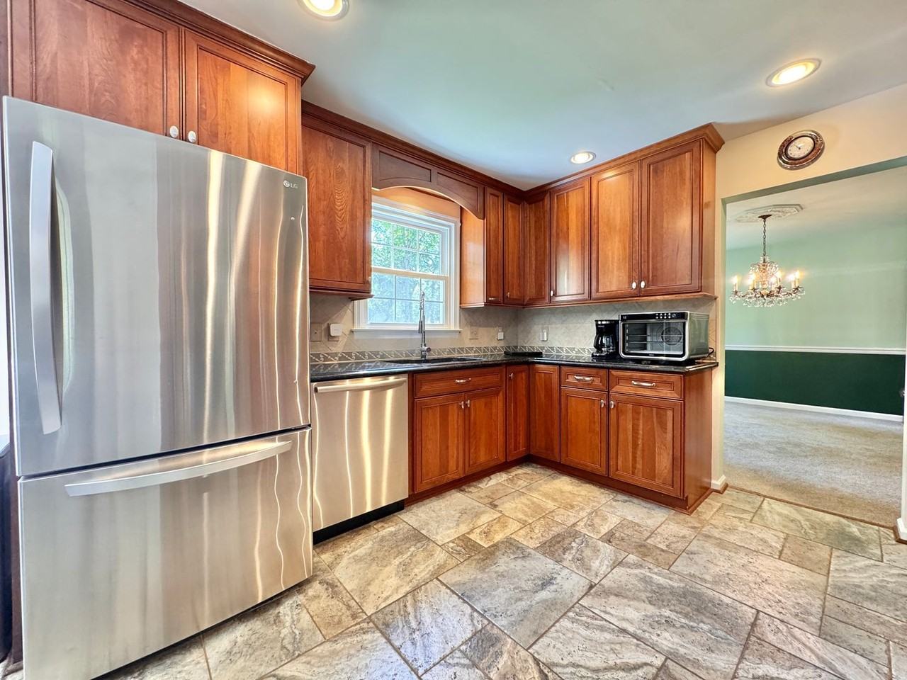 2026 Admiral Dr - Photo 4 of 30