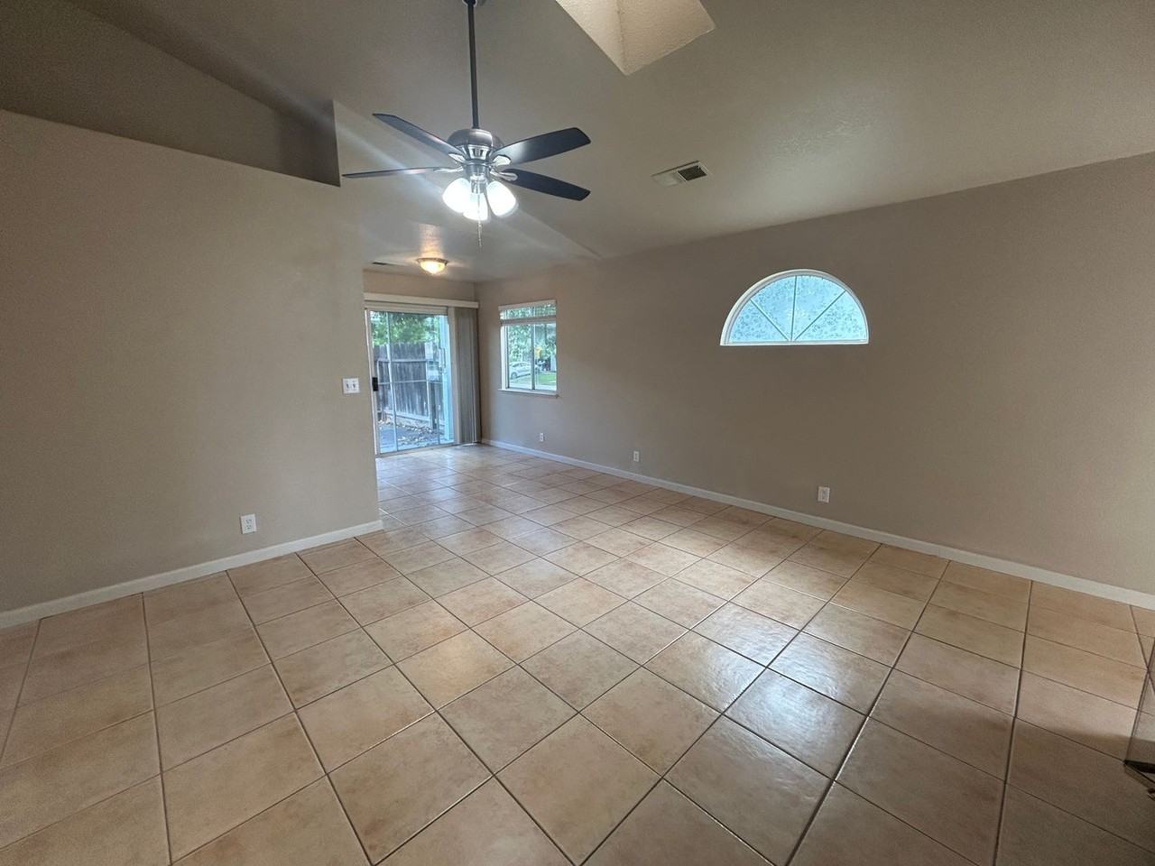 2924 Merle Ave - Photo 6 of 29