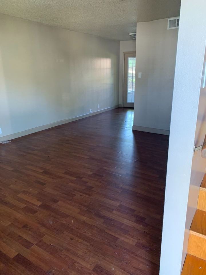 1619 Longview #A - Photo 2 of 11