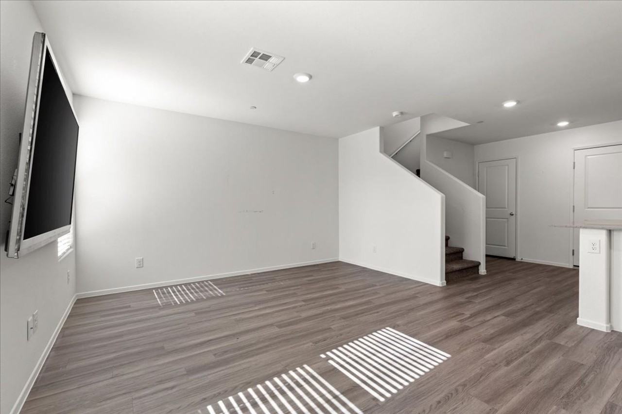 9366 Soothing Sea St - Photo 5 of 20