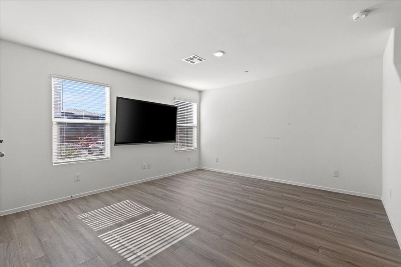 9366 Soothing Sea St - Photo 7 of 20