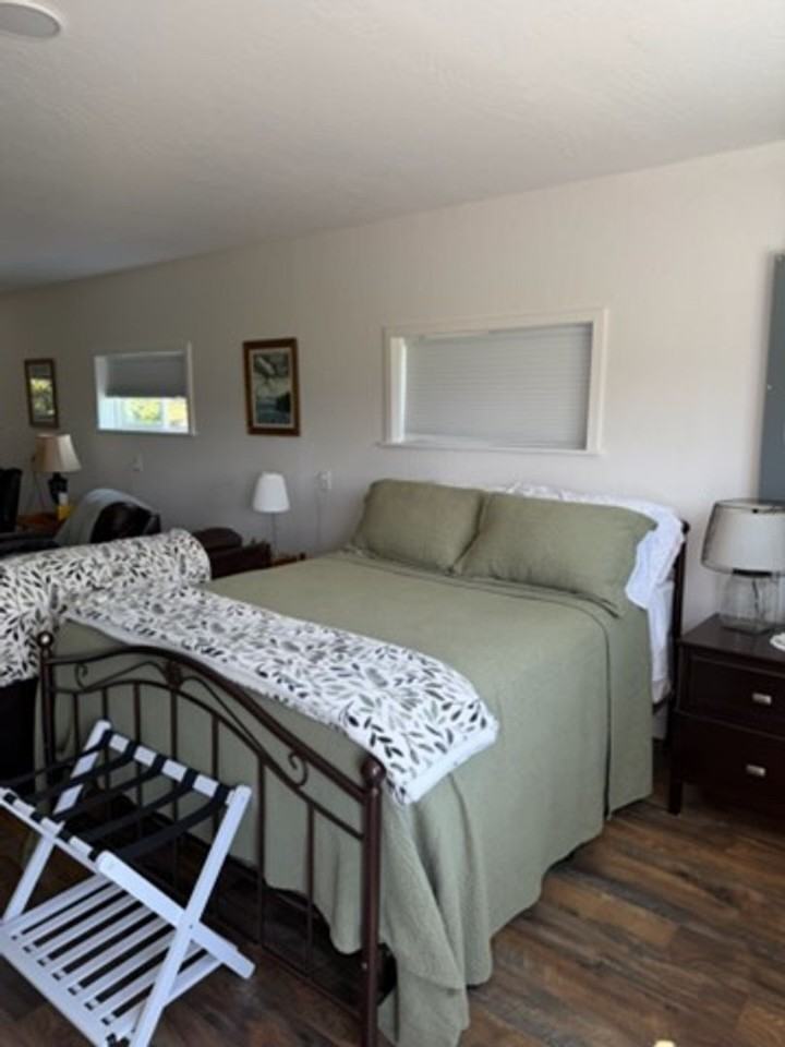 825 Greenridge Dr - Photo 6 of 9