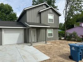 featured image of 812 2nd St N