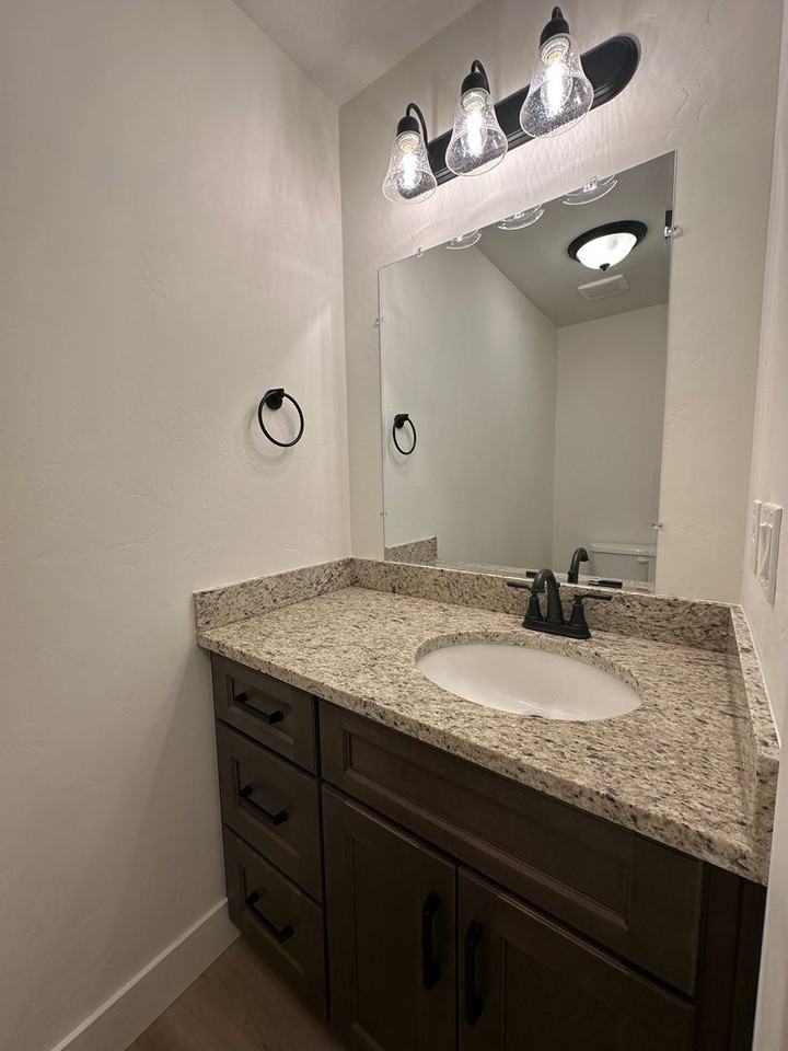 812 2nd St N - Photo 6 of 14