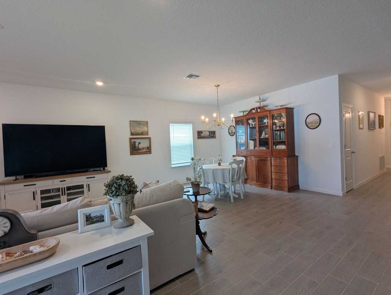 12568 Nw 138th Dr - Photo 5 of 50