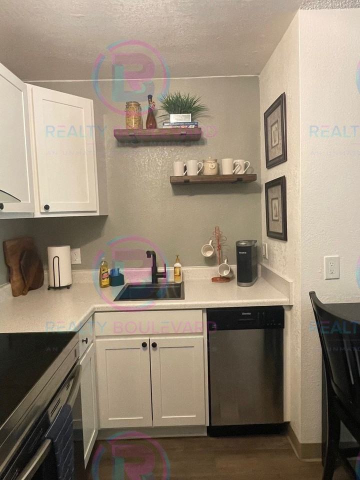 2450 Lymbery St Apt 230 - Photo 3 of 17