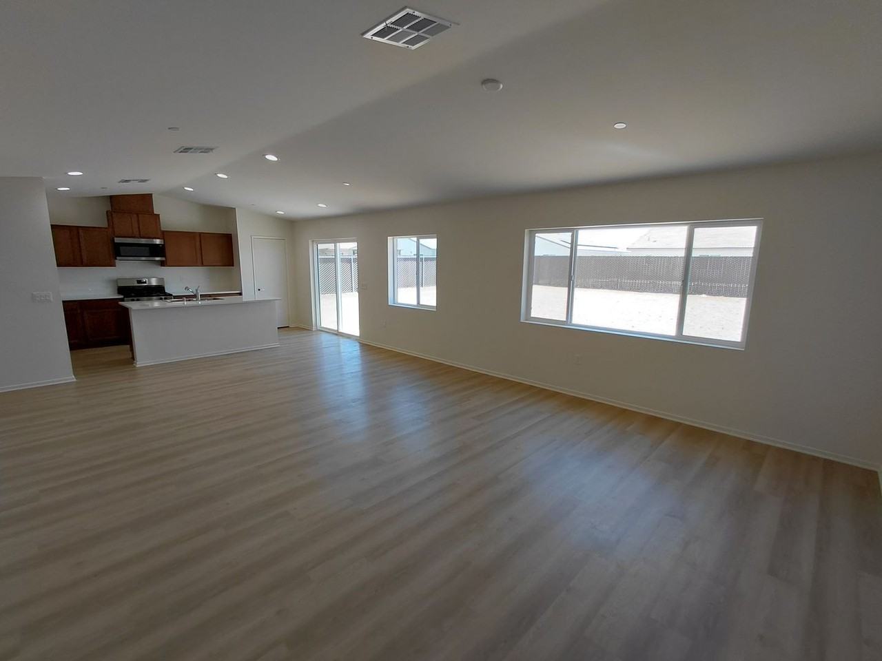 475 Palomino Ct - Photo 4 of 36