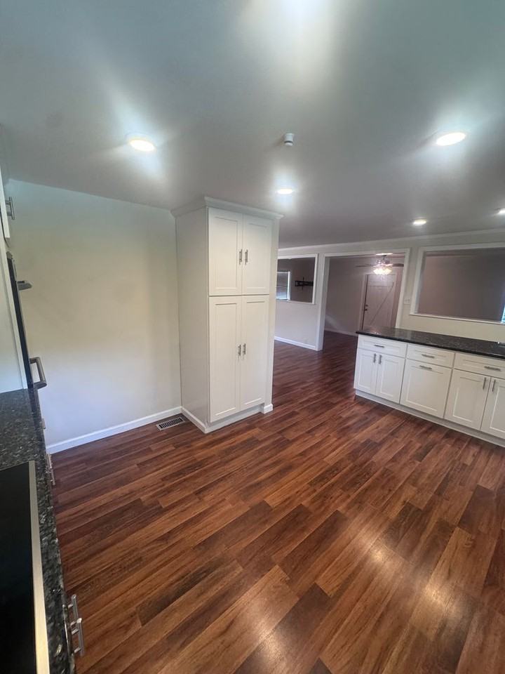 8516 Heiskell Rd - Photo 6 of 29