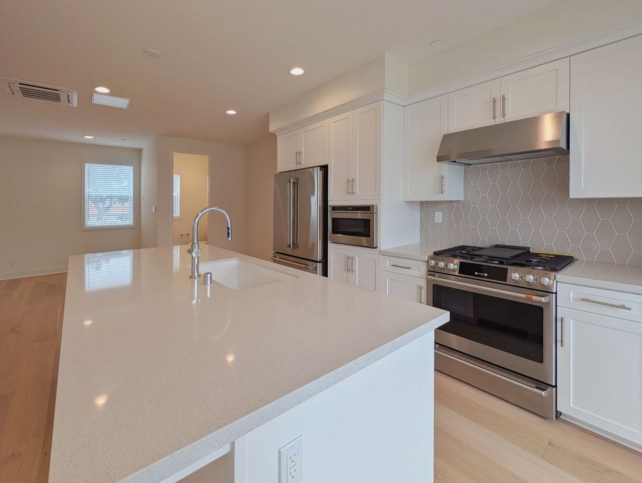 19071 Main St #105 - Photo 6 of 18
