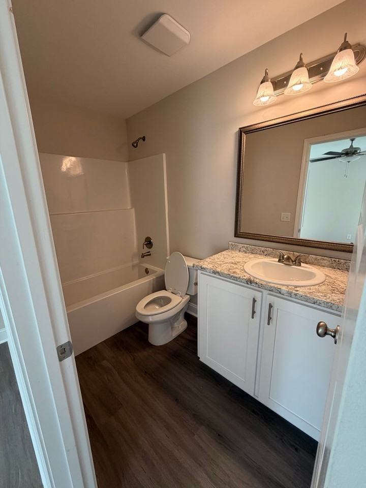 2 Roundtree St - Photo 4 of 10